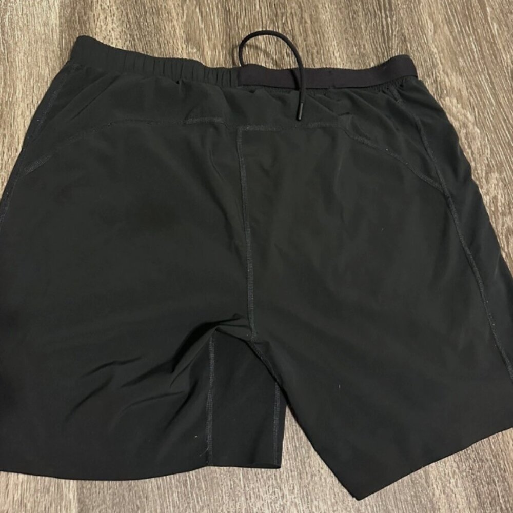 Rhone Mens Black Athletic Shorts sz Med